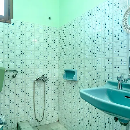 Old Boat Double 4 Nikiana