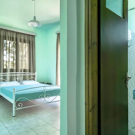 Old Boat Double 4 Apartment Nikiana